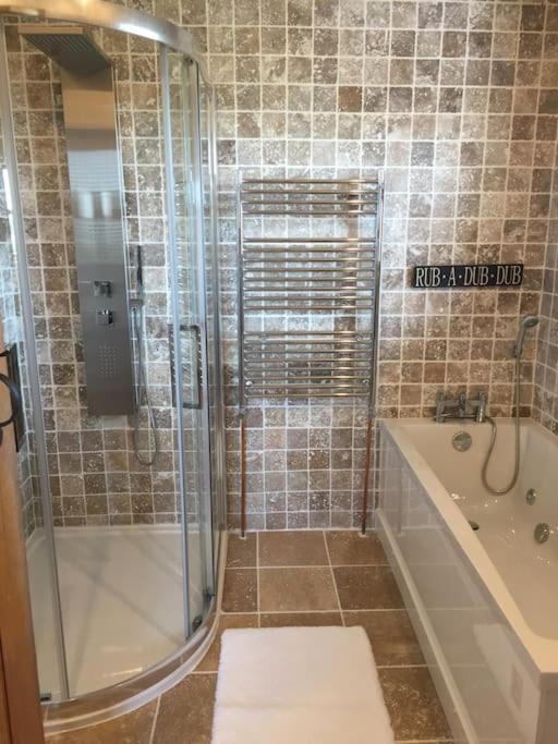 Bumbleberry Cottage Gresford Екстериор снимка