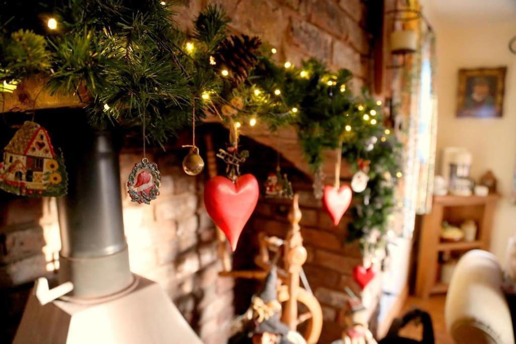 Bumbleberry Cottage Gresford Екстериор снимка