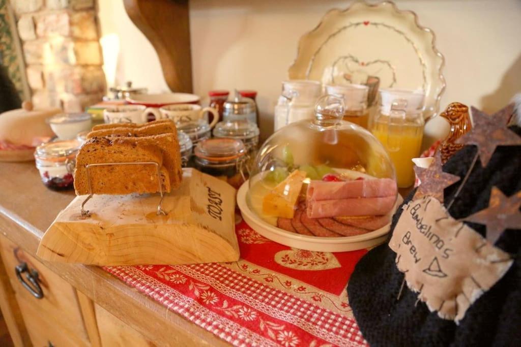 Bumbleberry Cottage Gresford Екстериор снимка