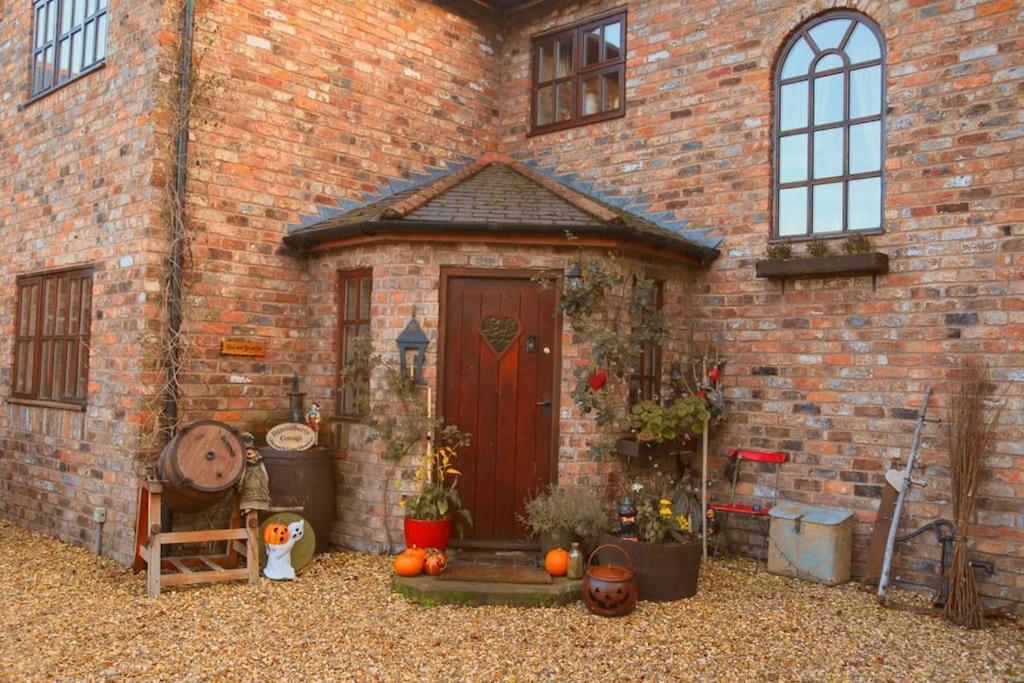 Bumbleberry Cottage Gresford Екстериор снимка