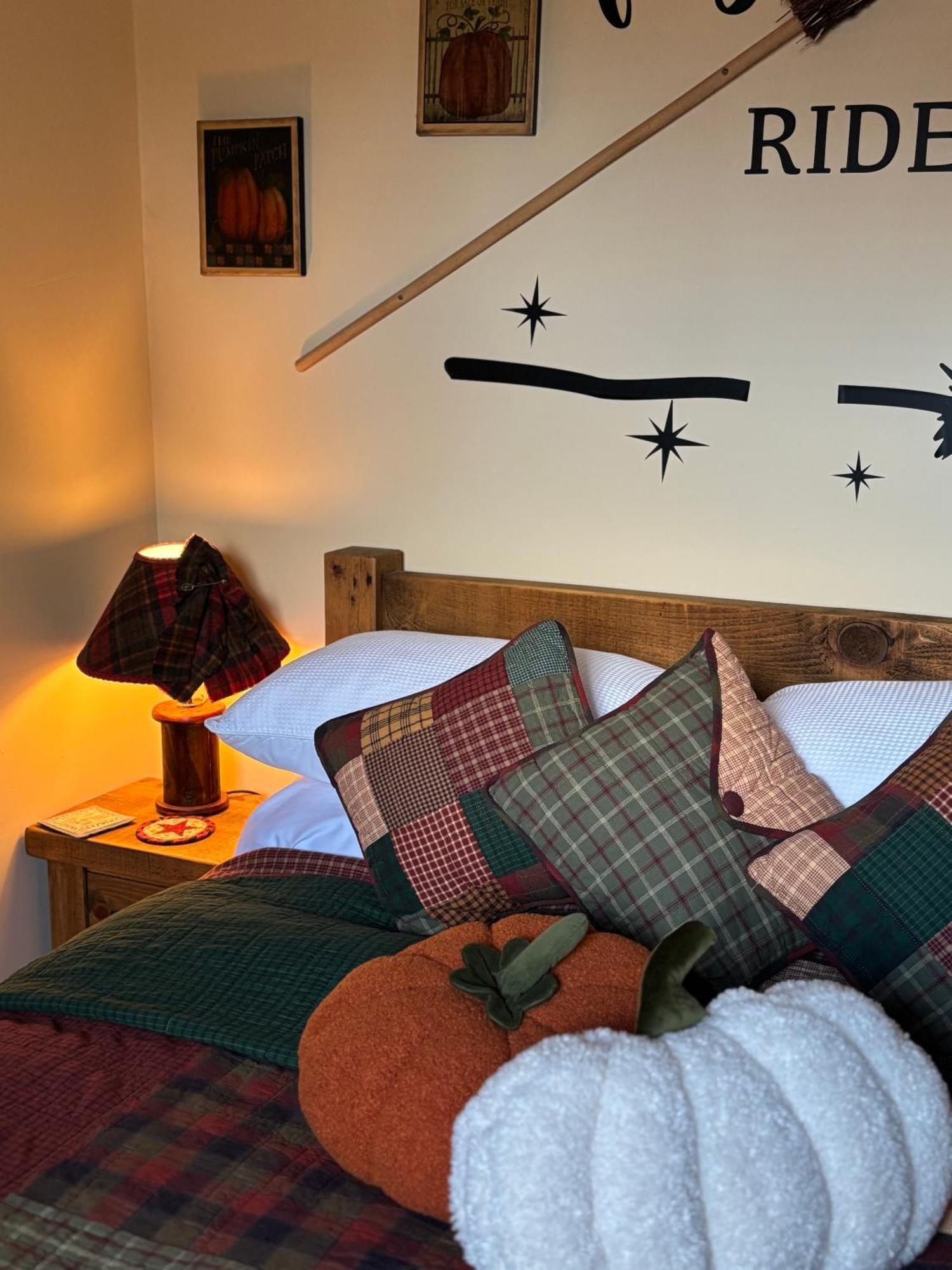 Bumbleberry Cottage Gresford Екстериор снимка