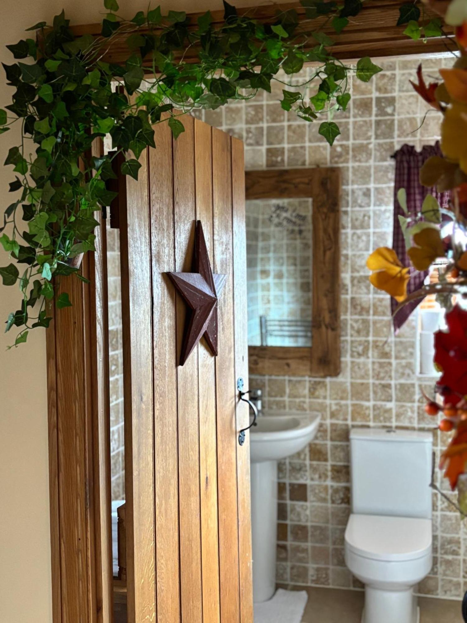 Bumbleberry Cottage Gresford Екстериор снимка