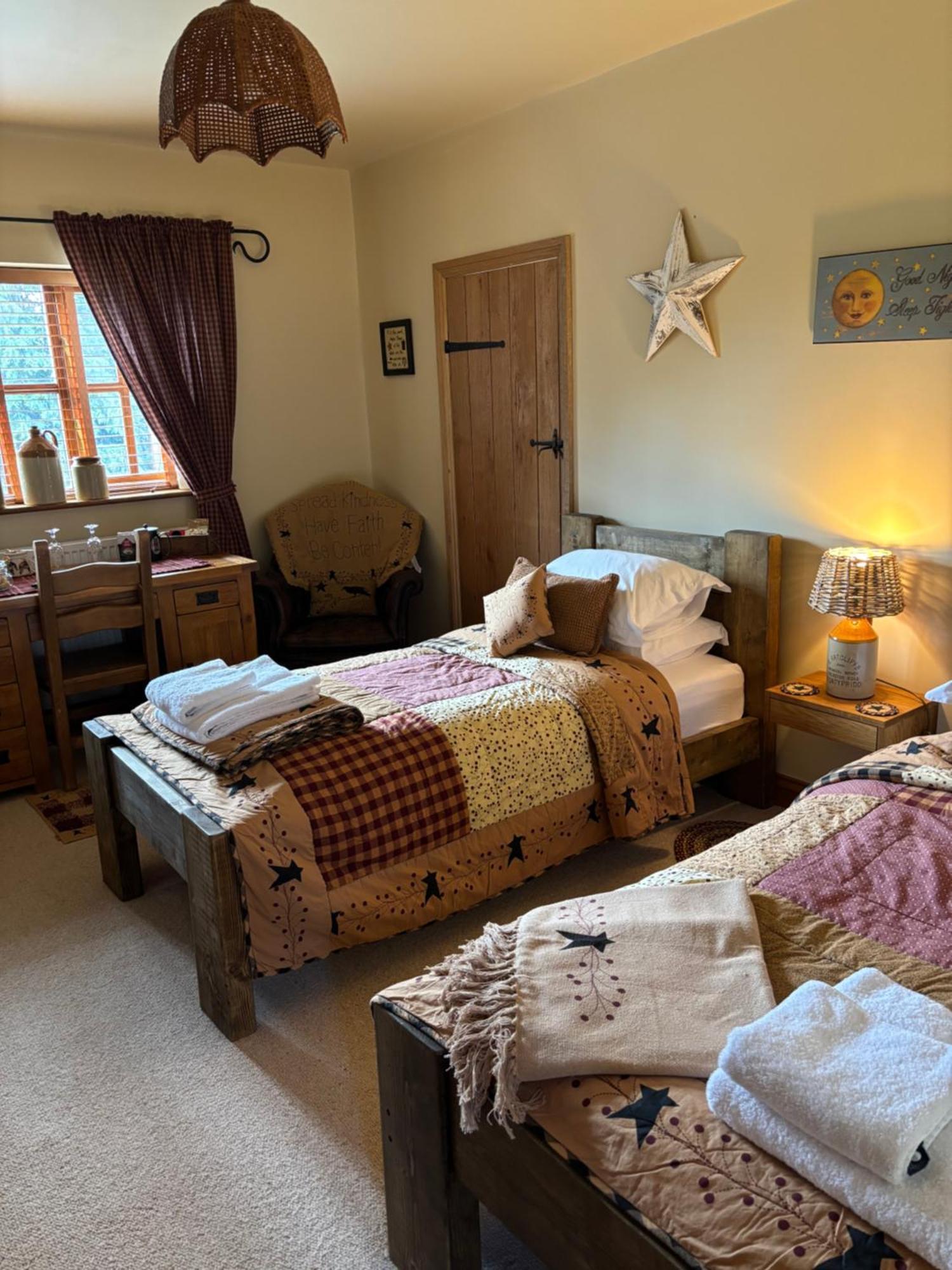 Bumbleberry Cottage Gresford Екстериор снимка